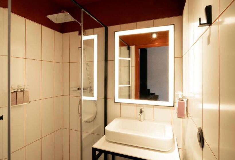 Comfort room with city view, Tribe Carcassonne