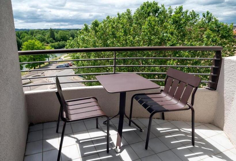Comfort room with city view, Tribe Carcassonne