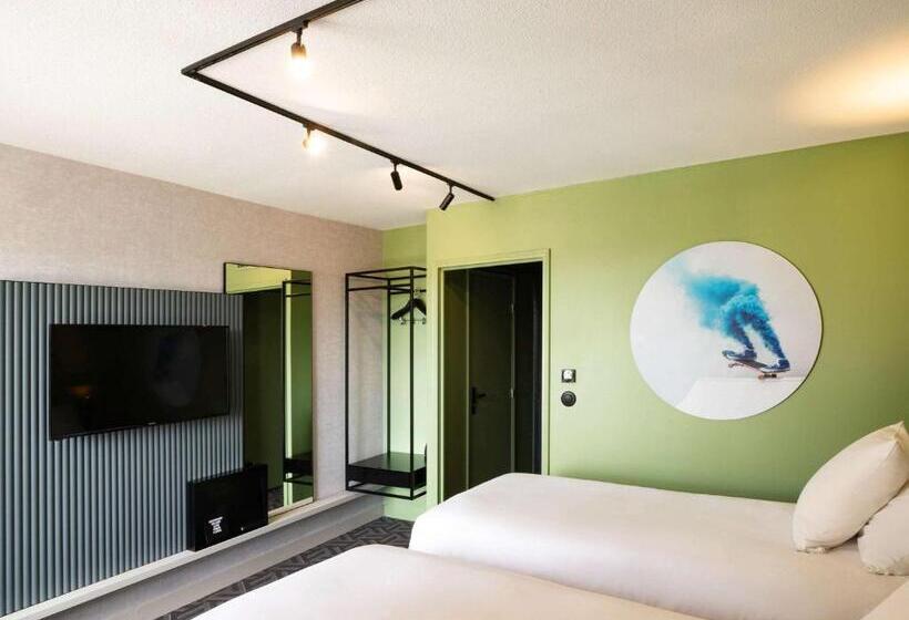 Comfort room with city view, Tribe Carcassonne