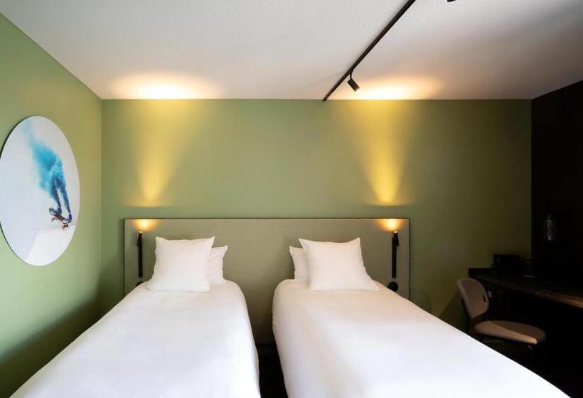 Comfort room with city view, Tribe Carcassonne