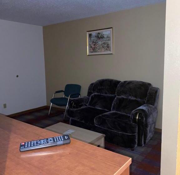 キングサイズベッドのスイートルーム, Americas Best Value Inn Champaign