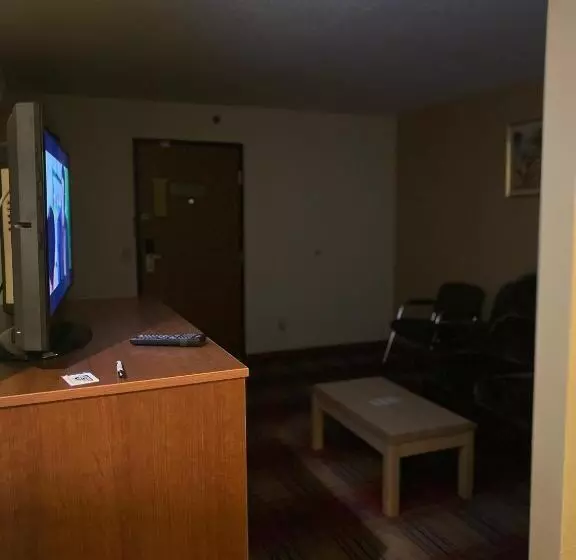 キングサイズベッドのスイートルーム, Americas Best Value Inn Champaign