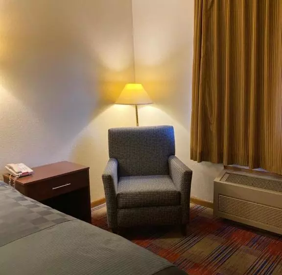 キングサイズベッドのスタンダードルーム, Americas Best Value Inn Champaign