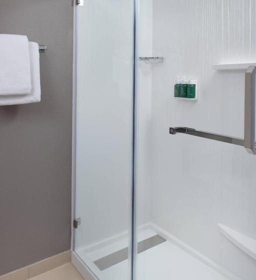 带2个双人床的标准工作室, Courtyard By Marriott Greensboro