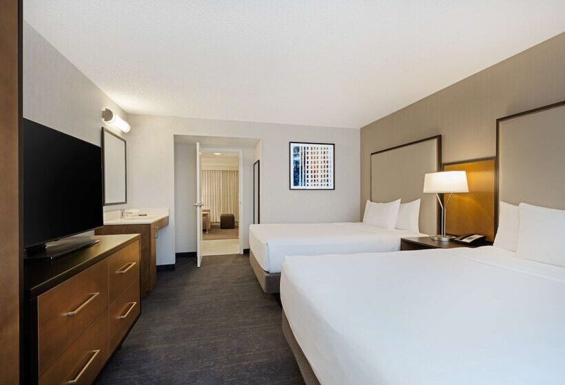 سوییت, Embassy Suites By Hilton Chicago Downtown River North