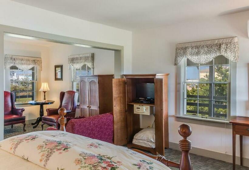 デラックススイート, The First Colony Inn