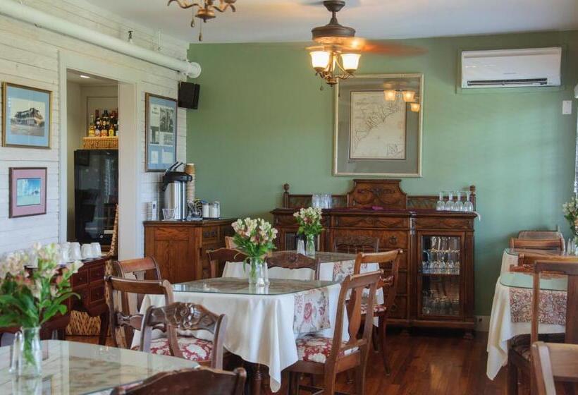 デラックススイート, The First Colony Inn