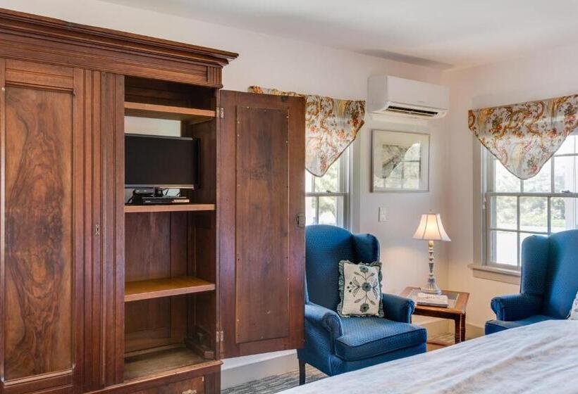 キングサイズベッドのスタンダードルーム, The First Colony Inn