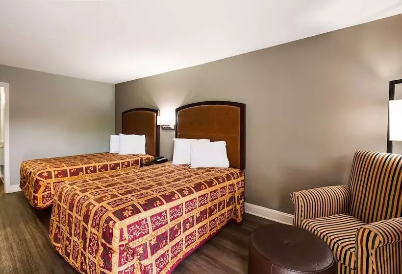 ２ダブルベッドのスタンダードルーム, Knights Inn Fayetteville   Fort Bragg