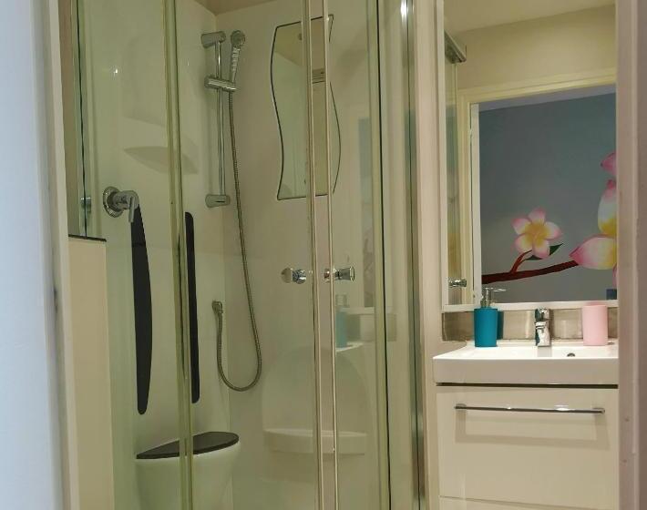 スタンダード４人部屋, Meyerbeer Beach