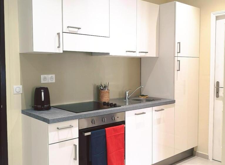 １ベッドルームアパートメント, Meyerbeer Beach