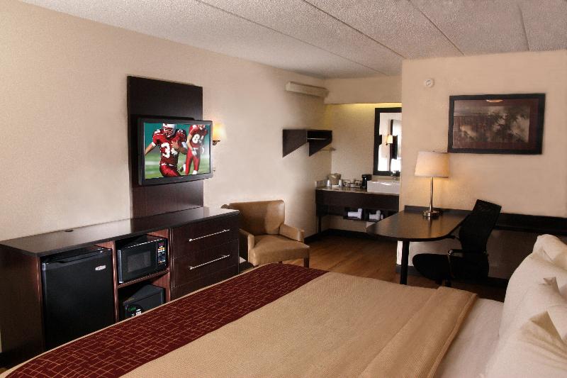 キングサイズベッドのスーペリアルーム, Red Roof Inn Plus+ Mt Pleasant   Patriots Point
