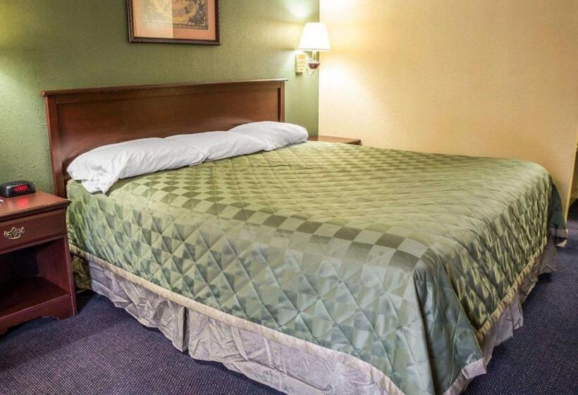Стандартный Номер Кровать Кинг, Rodeway Inn & Suites Plymouth Hwy 64