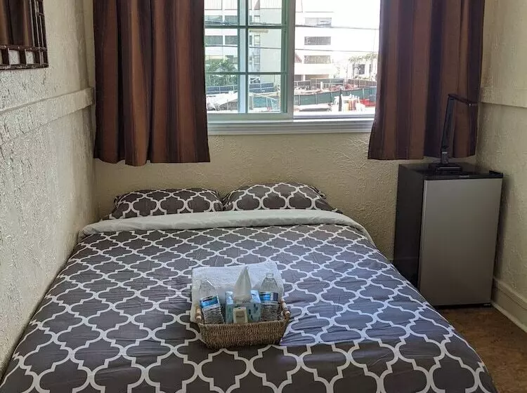 バス共有のスタンダードルーム, Howzit Hostels