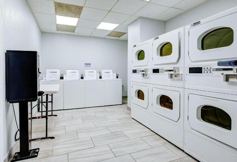 آپارتمان 1 خوابه با چشمانداز استخر, Blue Water Resort 1103