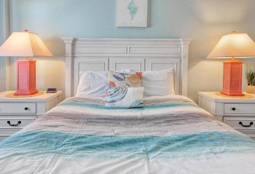 آپارتمان 1 خوابه با چشمانداز استخر, Blue Water Resort 1103