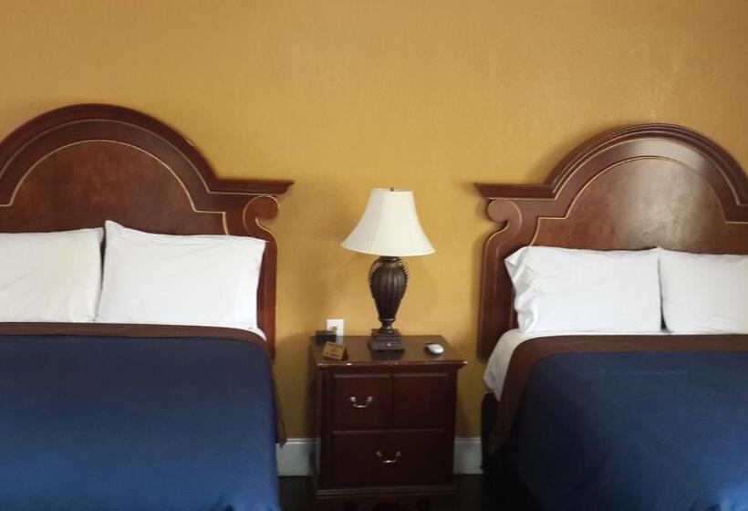 패밀리 스위트, American Regency Inn
