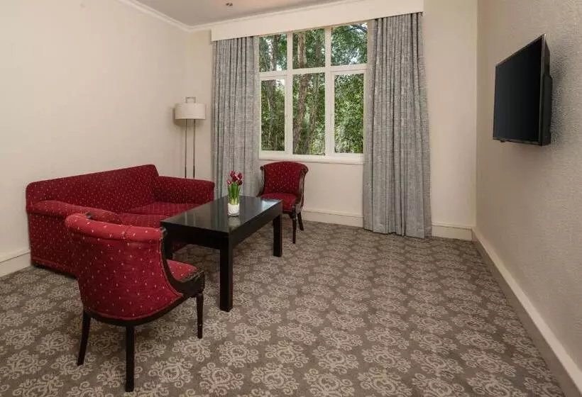 キングサイズベッドのスイートルーム, Holiday Inn   Johannesburg Sunnyside Park, An Ihg