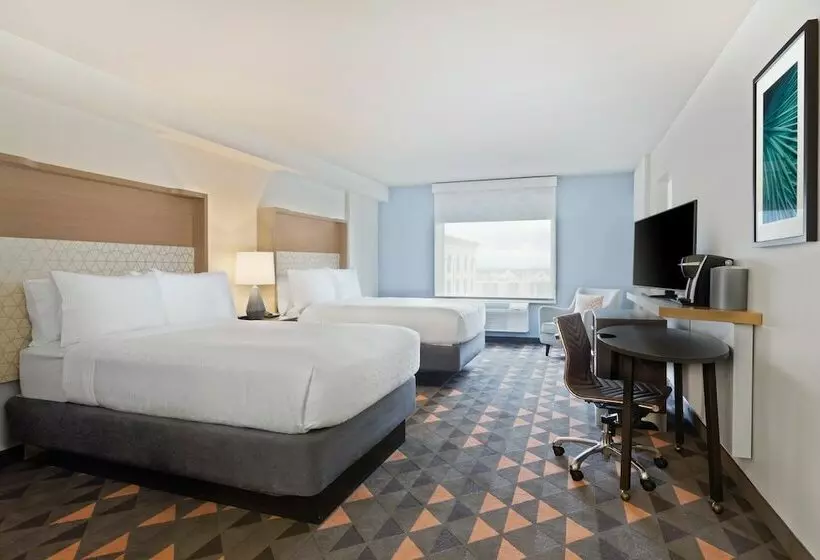 ２ダブルベッドのスタンダードルーム, Holiday Inn & Suites Across From Universal Orlando, An Ihg