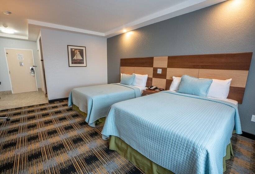 Номер Deluxe, Hyannis Plaza
