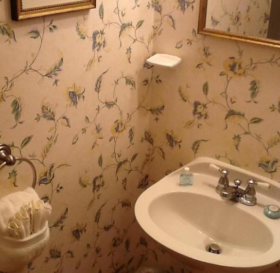 标准间, Melville House Newport