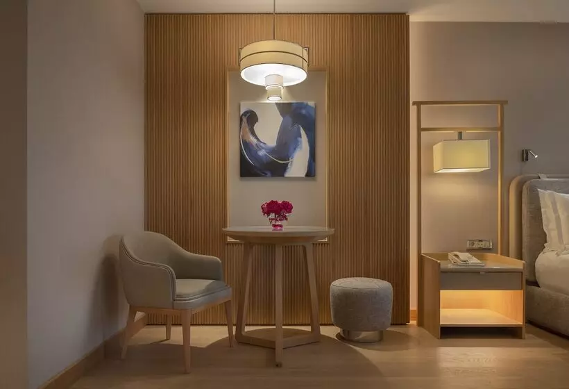 シティビューのスーペリアルーム, Mövenpick Hotel Istanbul Bosphorus