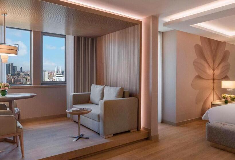 キングサイズベッドのジュニアスイート, Mövenpick Hotel Istanbul Bosphorus