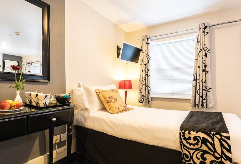 标准三人间, Paskins Town House