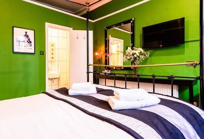 一楼标准间, Paskins Town House