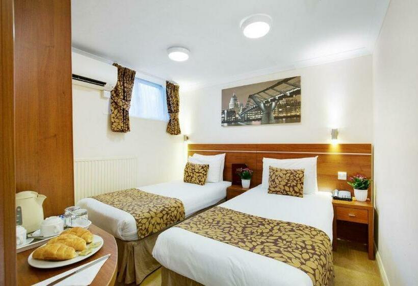 Номер Стандарт, Queens Park