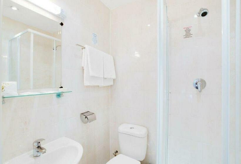 Четырехместный Номер Стандарт, Queens Park