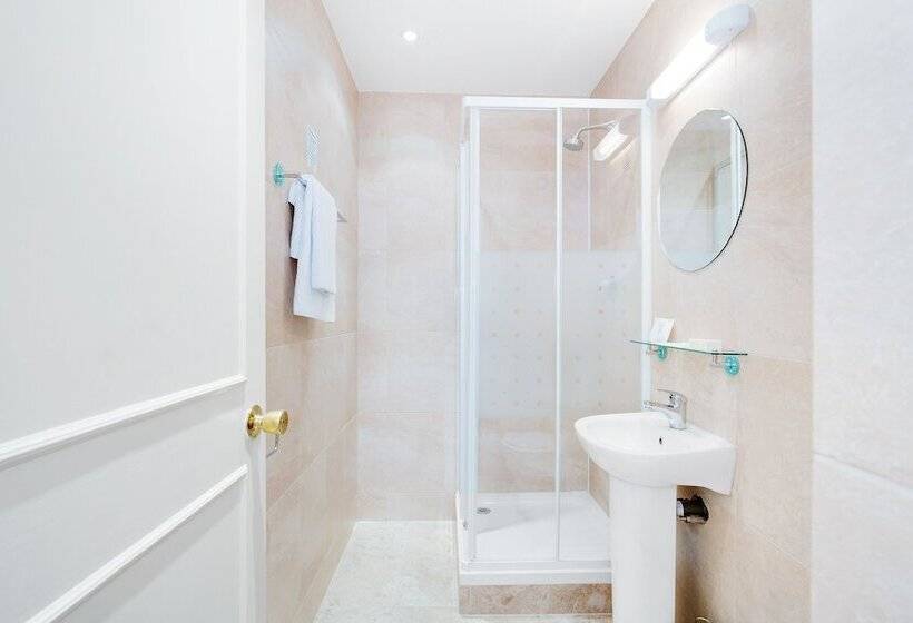 Номер Стандарт Индивидуальный, Queens Park