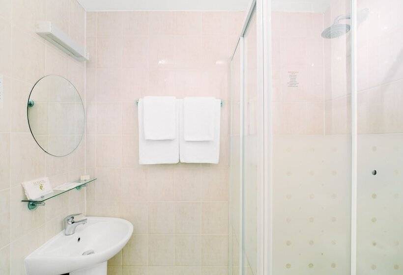 Номер Стандарт Индивидуальный, Queens Park