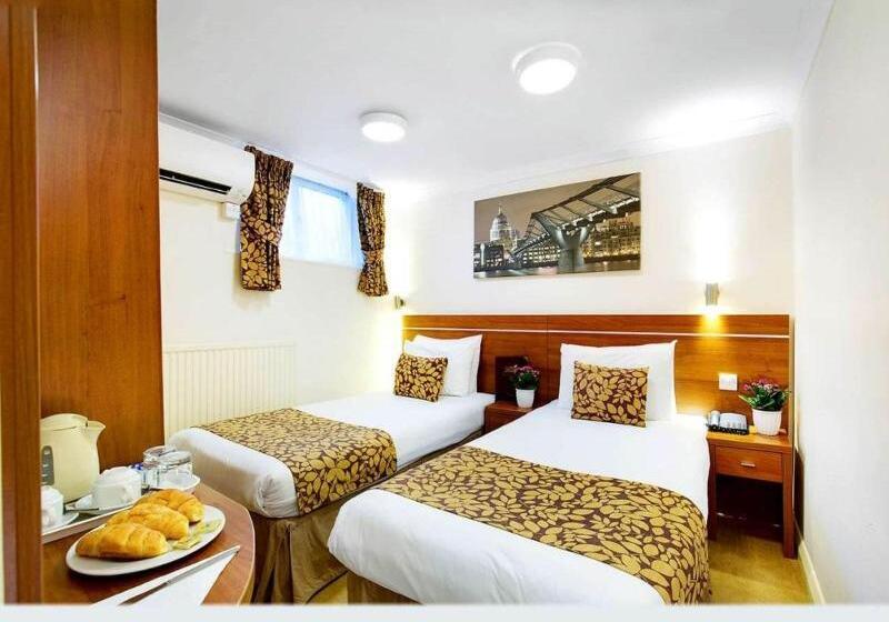 Номер Стандарт, Queens Park