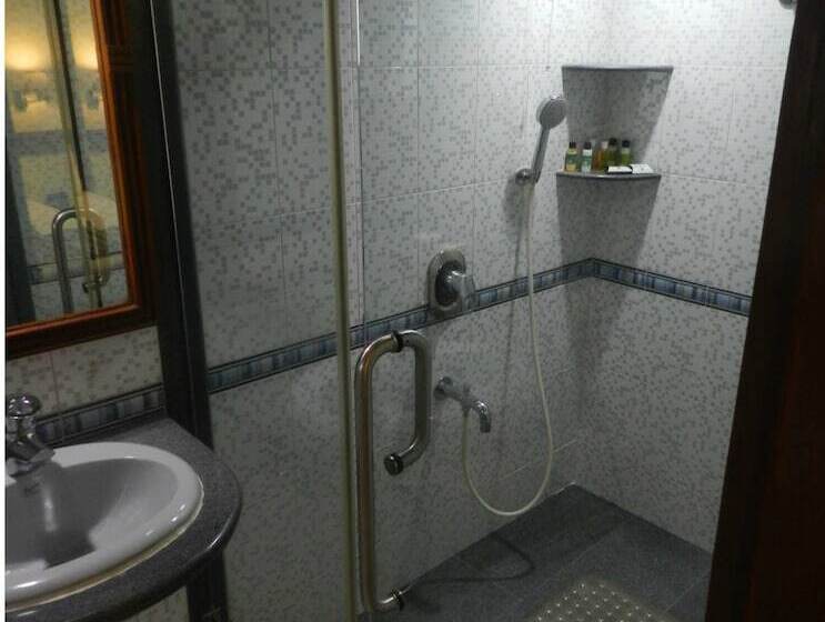 Номер Deluxe, Regenta Place The Emerald