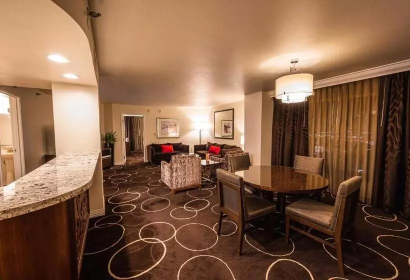 キングサイズベッドのスイートルーム, Sunset Station Hotel & Casino