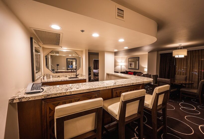 带大床的套房, Sunset Station Hotel & Casino