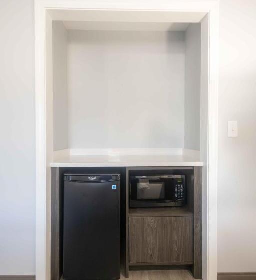 غرفة قياسية, Westborough Inn