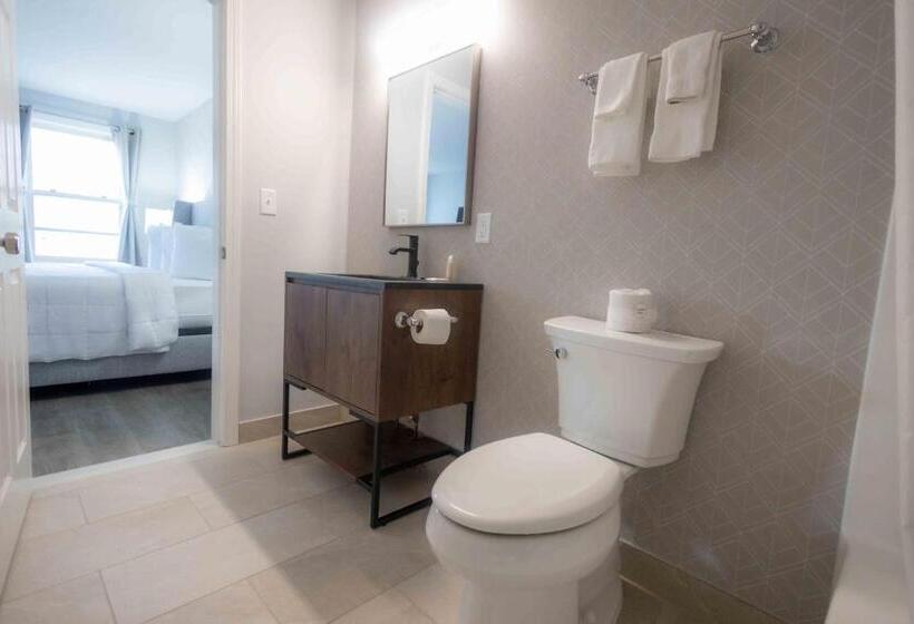 غرفة قياسية, Westborough Inn