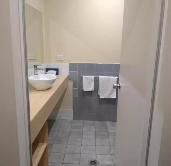 اتاق استاندارد, Allonville Gardens Motel