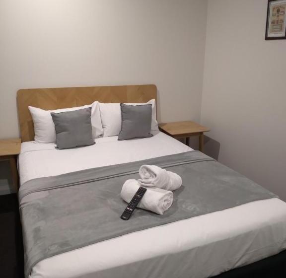 اتاق استاندارد, Allonville Gardens Motel