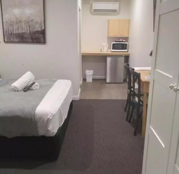 اتاق استاندارد, Allonville Gardens Motel