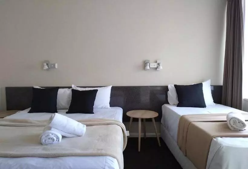 اتاق استاندارد یک نفره, Allonville Gardens Motel