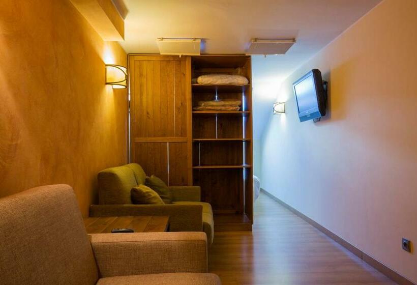Habitación Triple Estándar, Magic Pas by Nexta