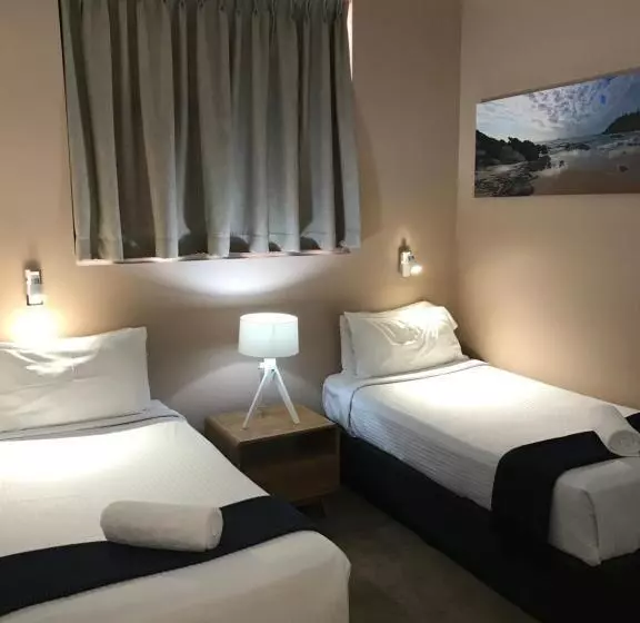 Sviitti 2 Makuuhuonetta, Ocean Breeze Motel