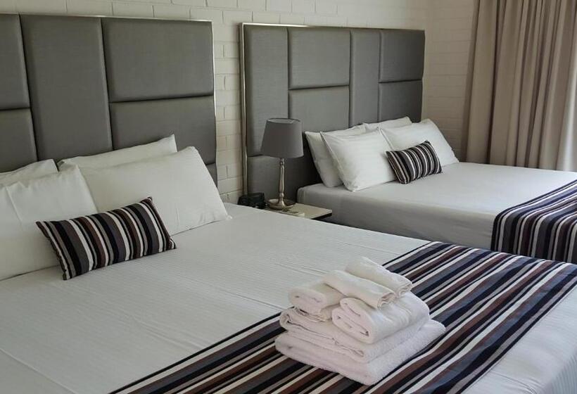 חדר סטנדרט לארבעה, Hibiscus Lakeside Motel