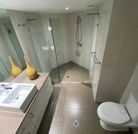 Апартаменты 1 Спальня Нижний Этаж, 181 The Esplanade