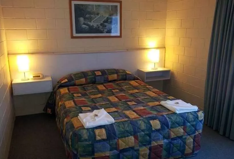 スイート, Admiral Nelson Motor Inn