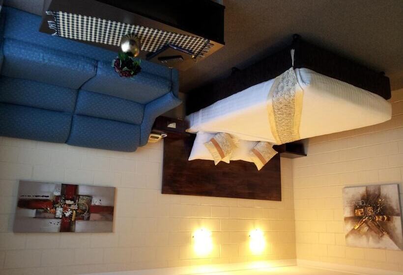 スイート, Admiral Nelson Motor Inn