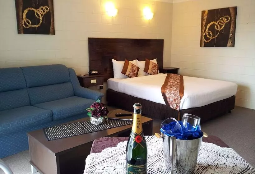 スイート, Admiral Nelson Motor Inn